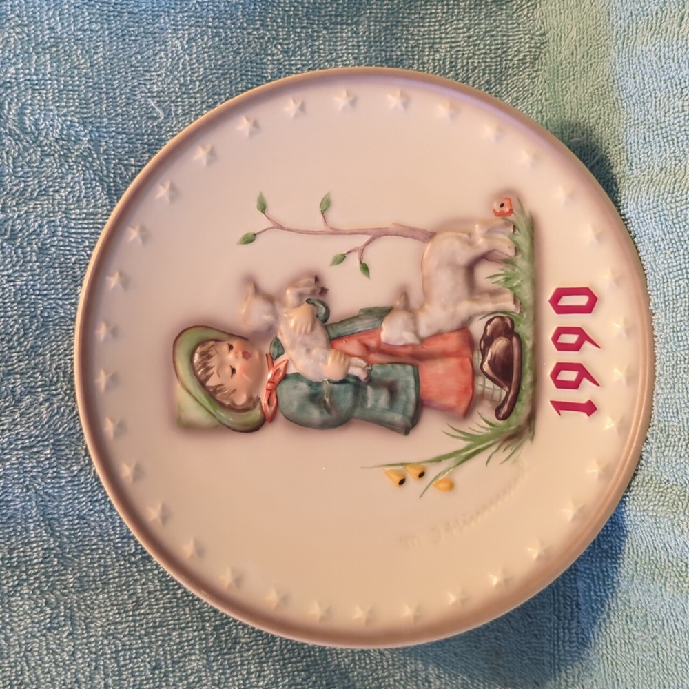 MJ Hummel plate